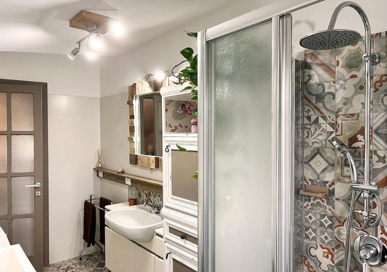 Ferienwohnung La Mansardina Venegono Superiore Exterior foto
