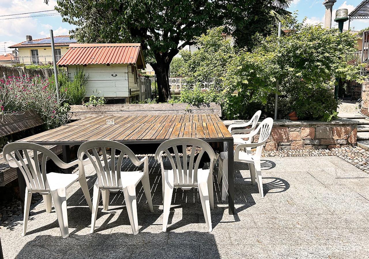 Ferienwohnung La Mansardina Venegono Superiore Exterior foto